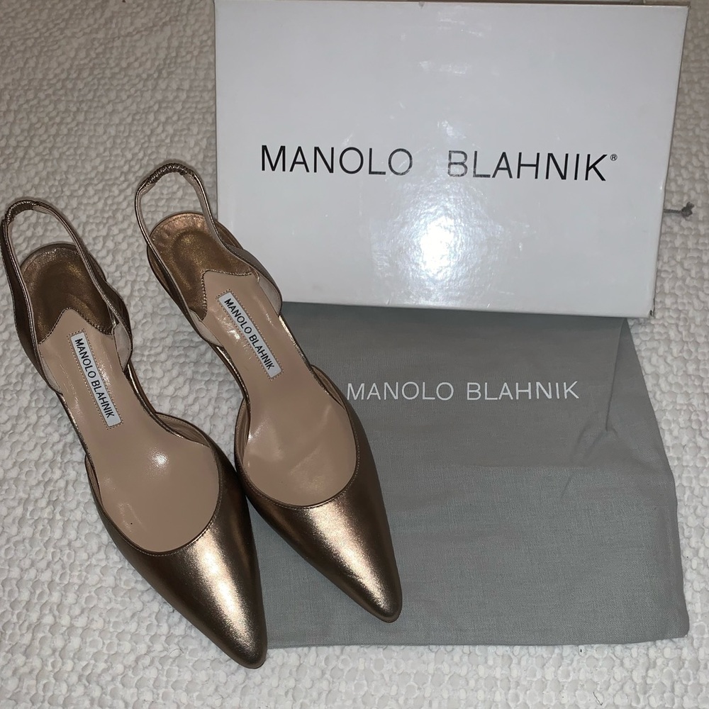 Manalo Blahnik Gold Sling Back Heels